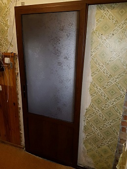Дверь раздвижная из алюминия.  �4