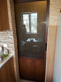 Дверь раздвижная из алюминия.  �2