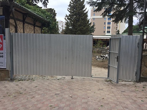 Распашные ворота.  �25
