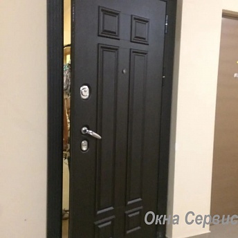 Дверь Сударь-2 под ключ с откосами из сендвич панелей. 